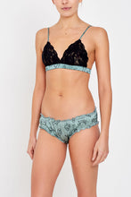 COQUETTE and LOLA GREEN front